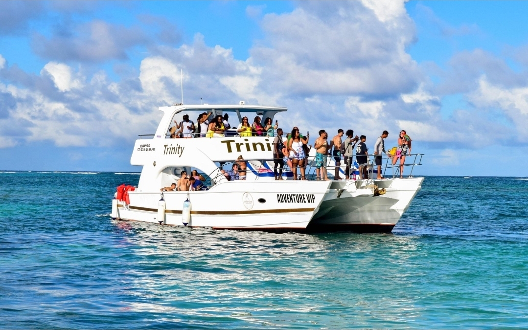 HIP-HOP PARTY BOAT DUO PUNTA CANA